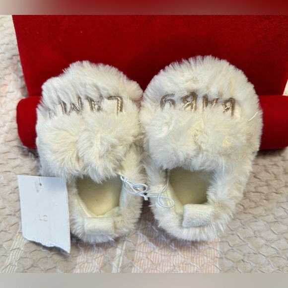 LC Lauren Conrad baby girl slippers - Picture 2 of 3